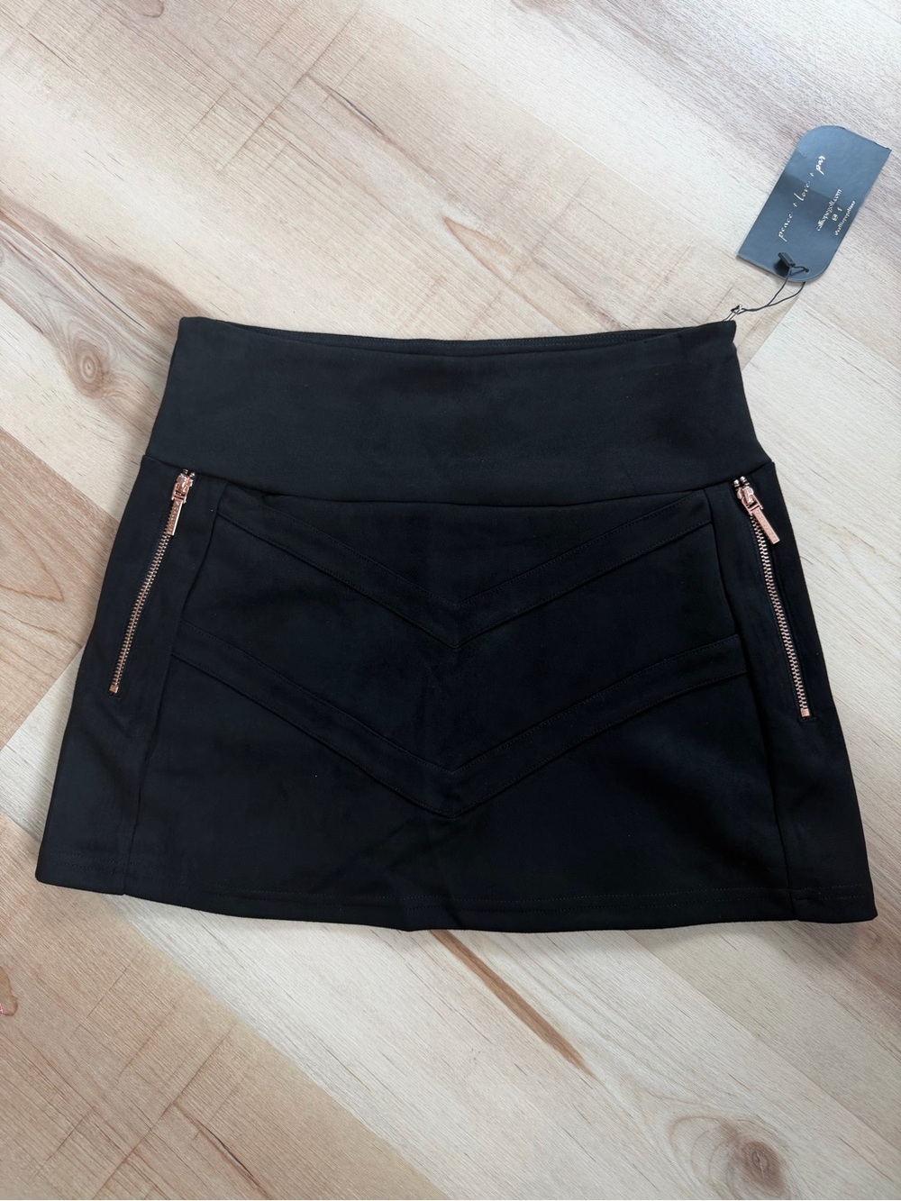 Calliope Golf Cheville Faux Suede Mini Skirt with Rose-Gold Zip - Picture 2 of 5
